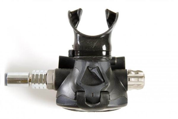 Pack Regulador de Buceo Cressi Master Titanium + T10 - SC 8 Segunda Etapa Cressi Master Chromo detalle visual
